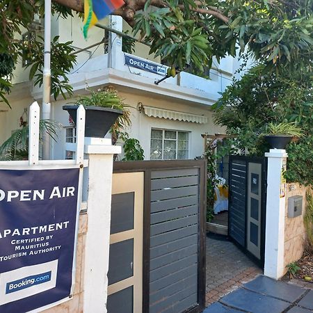 Open Air Cafe & Apartments Port Louis Exterior foto